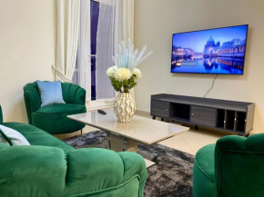 Beautiful 2 bedroom apartment with Pool.